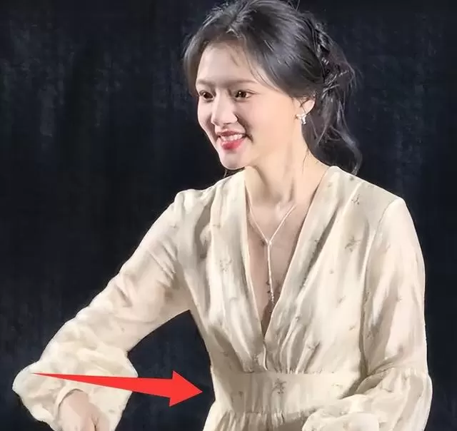 《良陈美锦》北京剧宣现场此沙任敏状态低迷,黄羿凭自然表现抢镜 | 细节速览 《良陈美锦》北京剧宣现场此沙任敏状态低迷,黄羿凭自然表现抢镜 | 细节速览