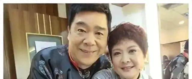 苏志丹虎艳芬结婚三十余年戏外零绯闻 | 现场图 苏志丹虎艳芬结婚三十余年戏外零绯闻 | 现场图