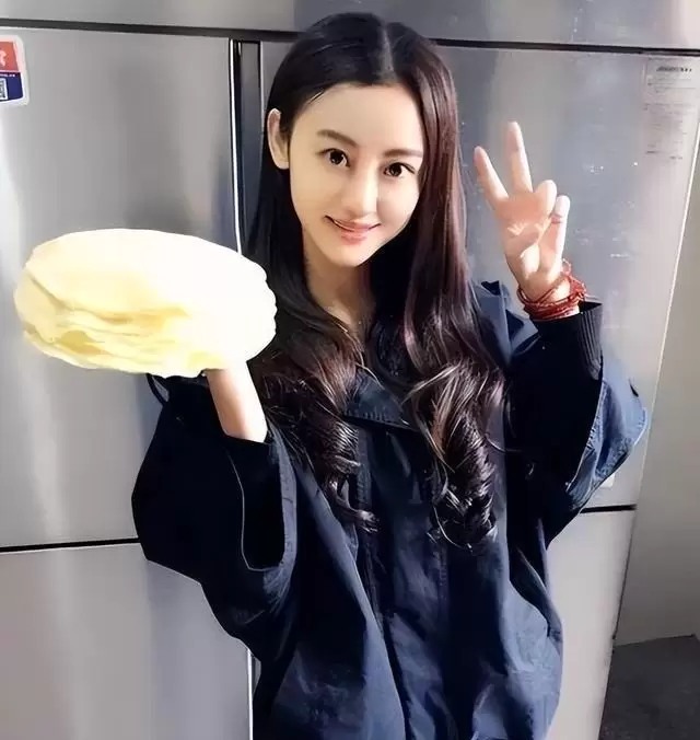 徐婷2016年因急性淋巴癌去世,曾与杨紫合拍《老爸回家》 | 相关图片 徐婷2016年因急性淋巴癌去世,曾与杨紫合拍《老爸回家》 | 相关图片