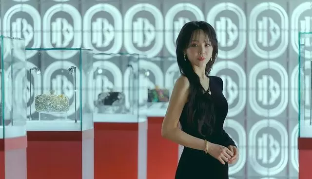 申惠善主演《莎拉的真伪人生》上线Netflix,以四重身份构建芭朵奥品牌 | 相关图片 申惠善主演《莎拉的真伪人生》上线Netflix,以四重身份构建芭朵奥品牌 | 相关图片